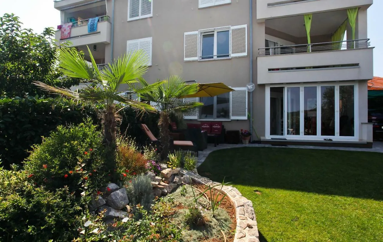 Apartment Apartman Kimi Silo  Croatia